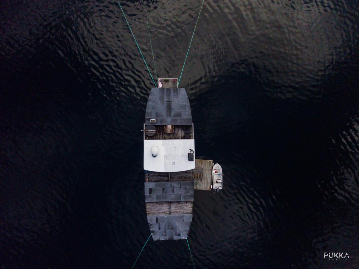Volda Floating Home Kvaloya Kültér fotó